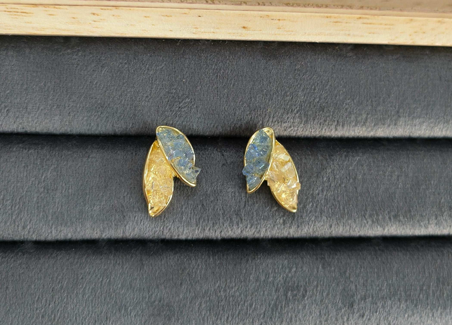 Anitarnish Leaf Shaped Blue Golden Crystal Stud Earrings