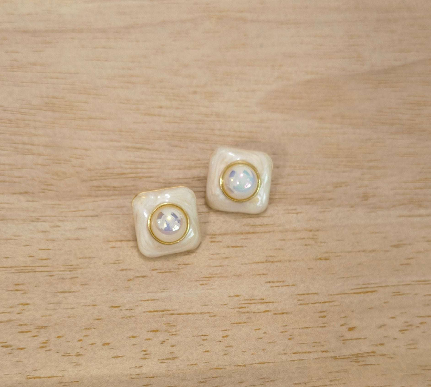 Anitarnish Round Pearl Square Shaped Enamel Stud Earrings