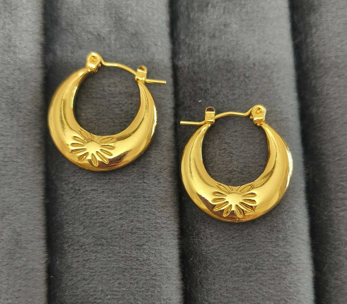 Anti Tarnish Golden Flower Hoop Earrings 18K Gold Plated