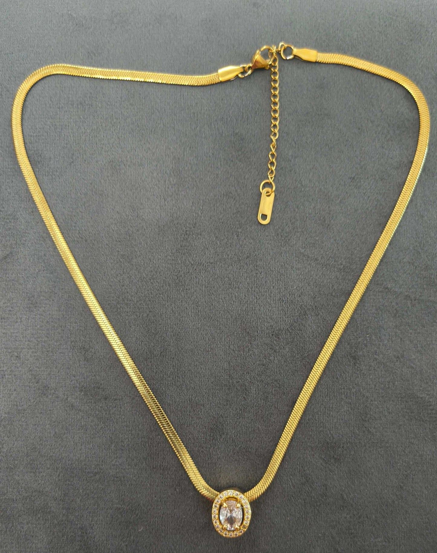 Anti Tarnish Snack Chain Diamond Studded Pendant Necklace