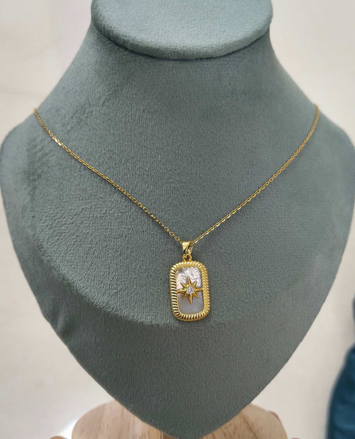 Anti Tarnish Star Pendant Necklace 18K Gold Plated