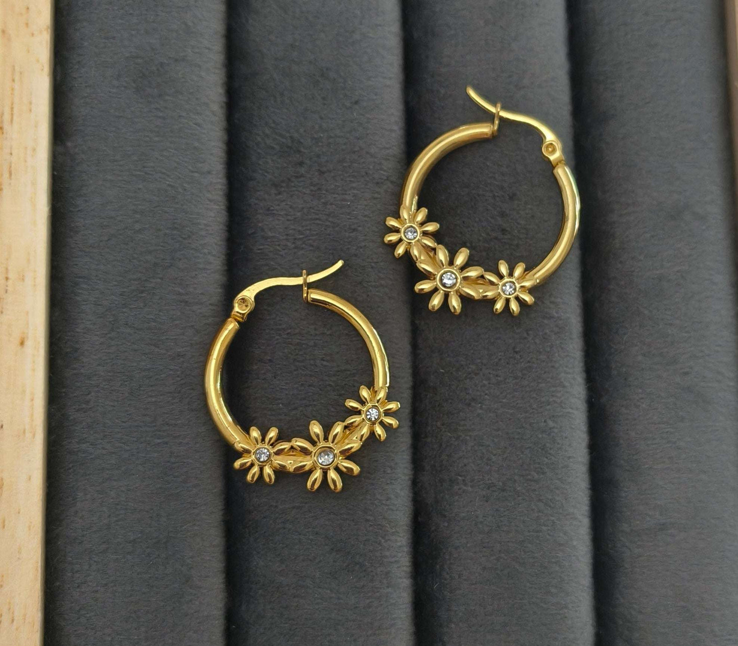 Anti Tarnish Stone Studded Floral Gold Earrings 18K Gold Plated