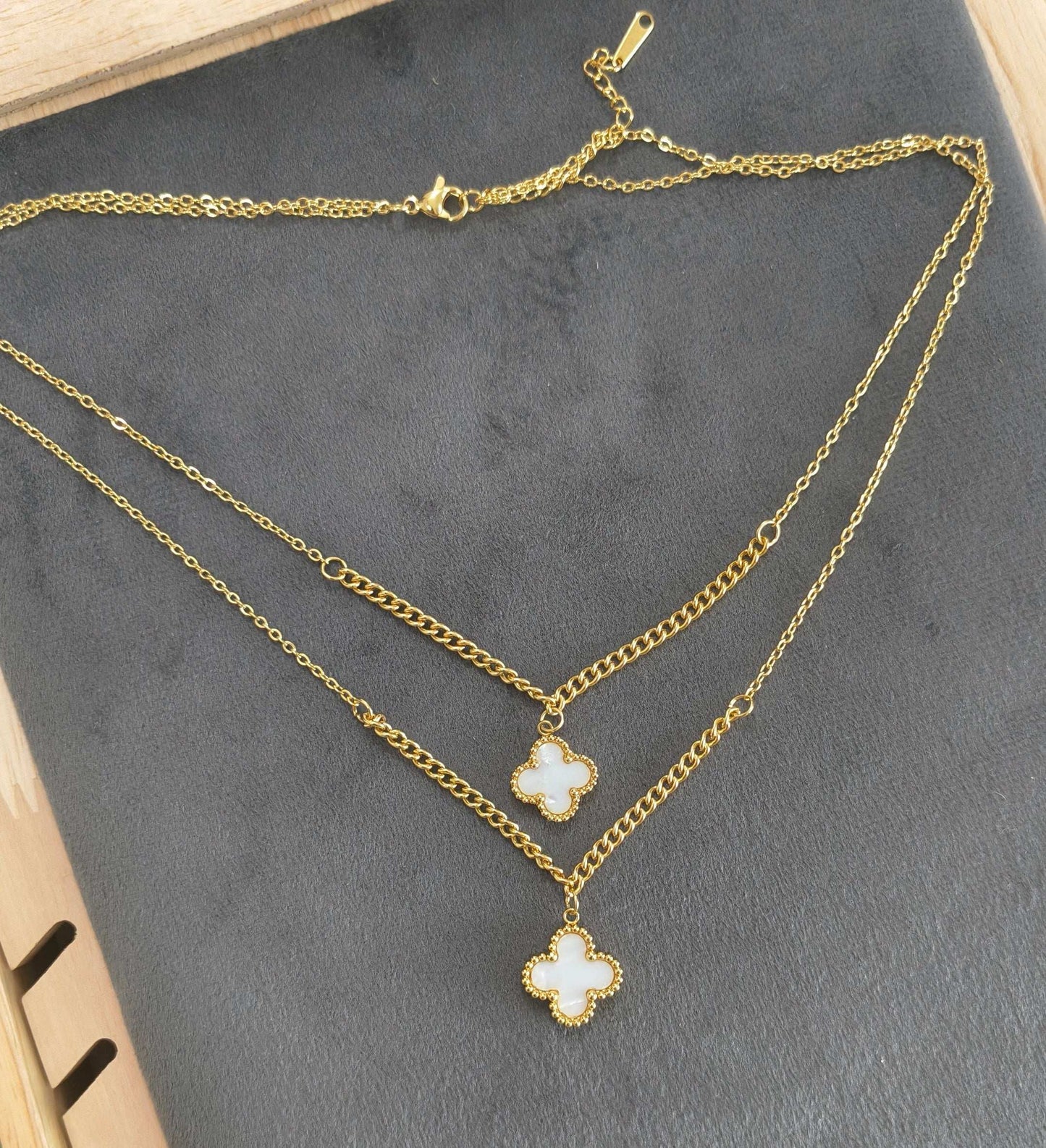 Anti Tarnish White Clover Necklace 18K Gold Plated