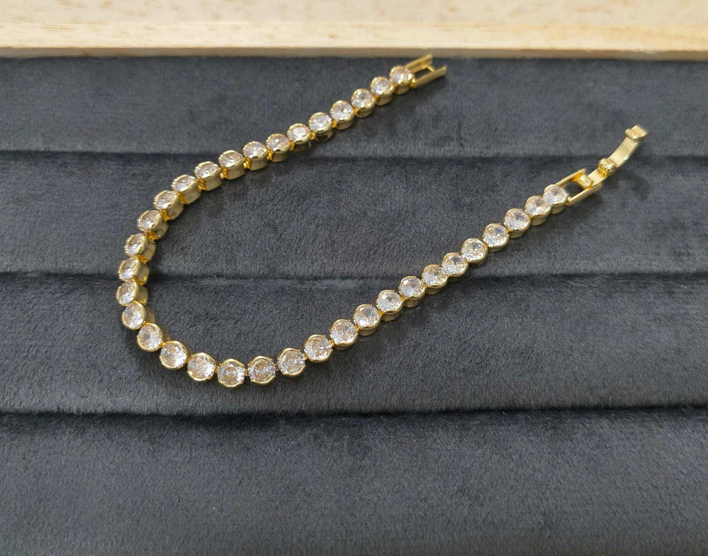 Anti Tarnish Zircon Studded Solitaire Bracelet