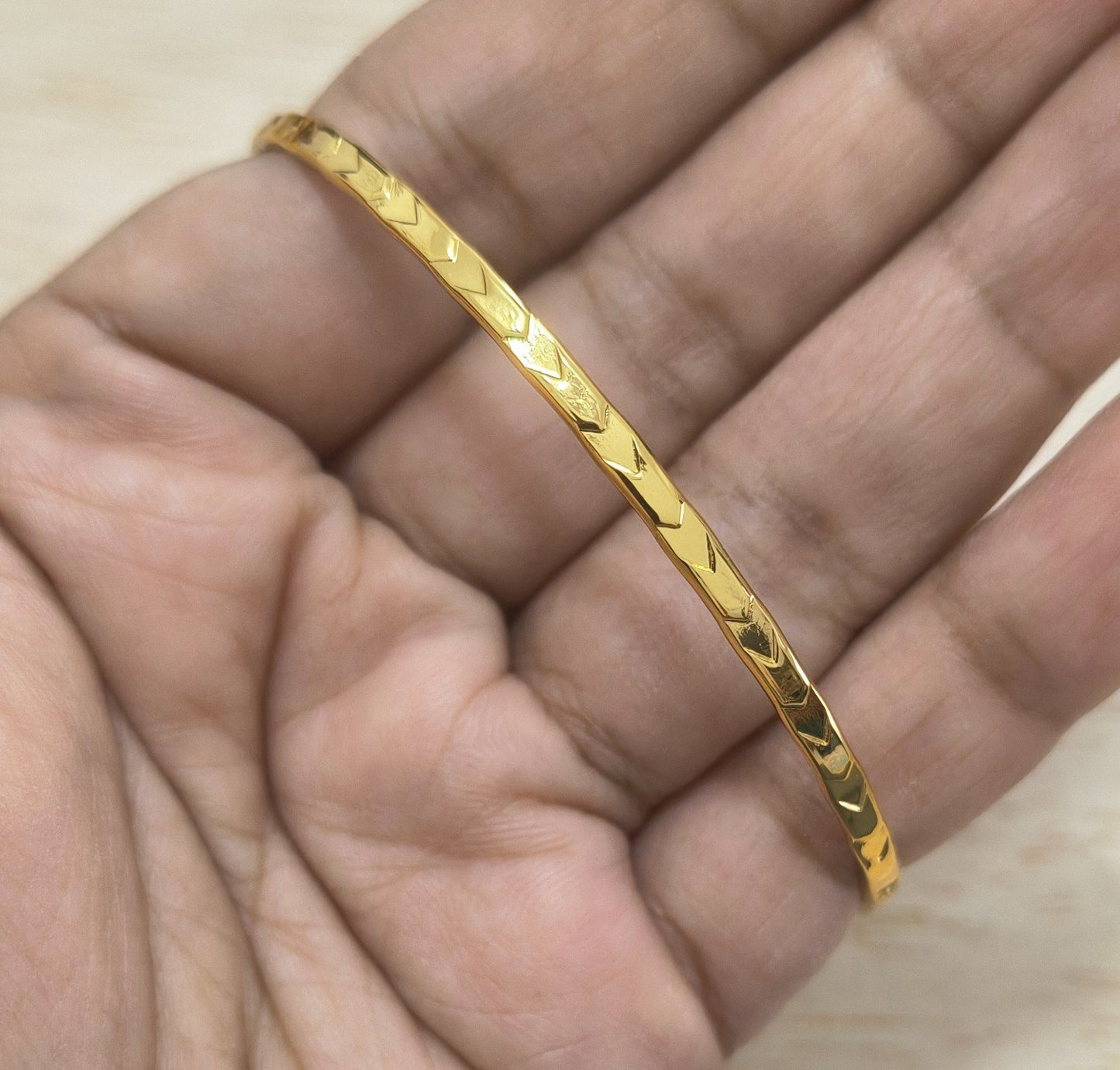 Anti Tarnish Bangle Chevron Print Thin 18K Gold Plated