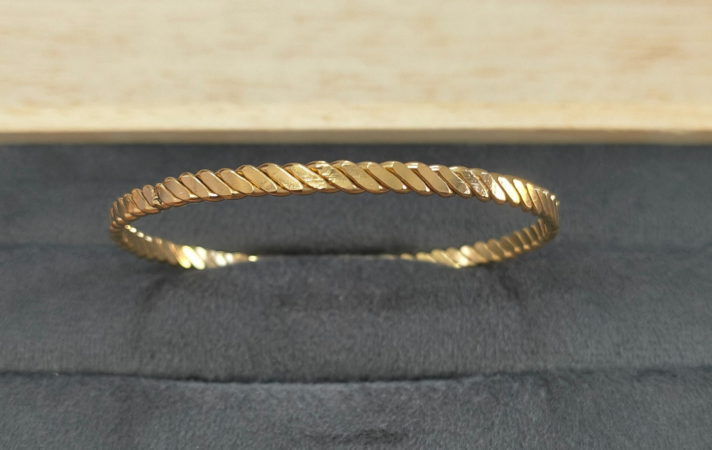 Anti Tarnish Bangle Twisted Pattern 18K Gold Plated