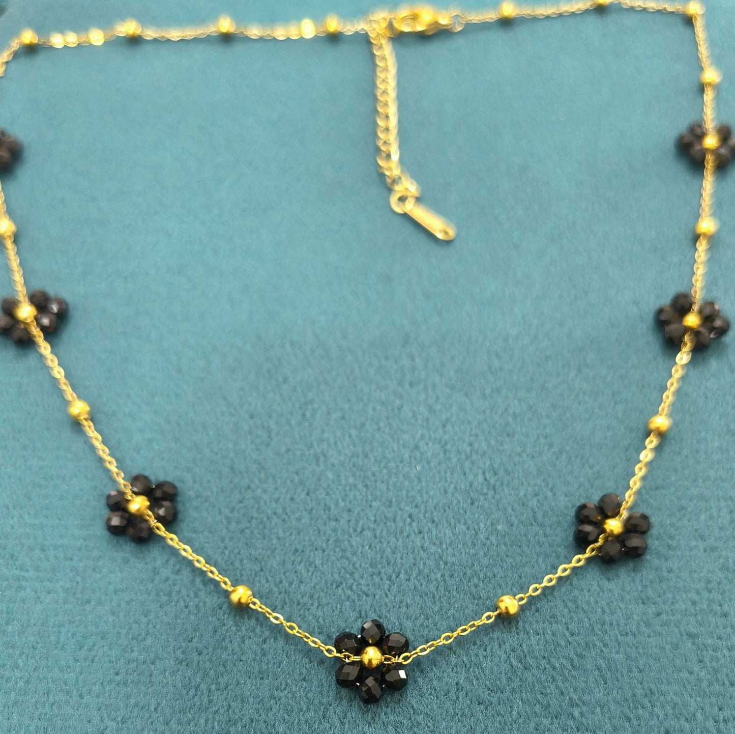 Anti Tarnish Black Beads Floral Necklace 18K Gold Plated