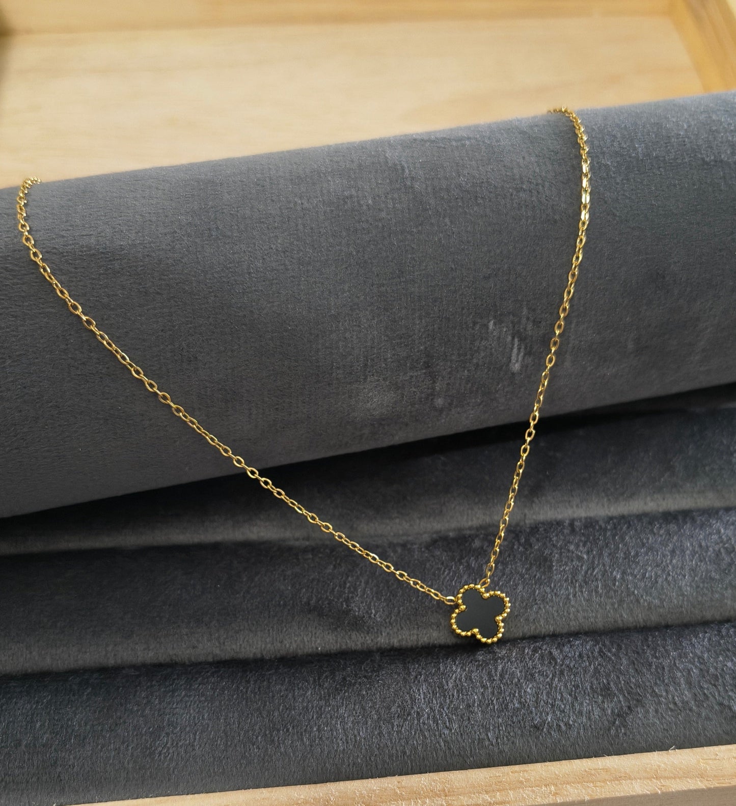 Anti Tarnish Black & White Clover Gold Pendant Necklace 18K