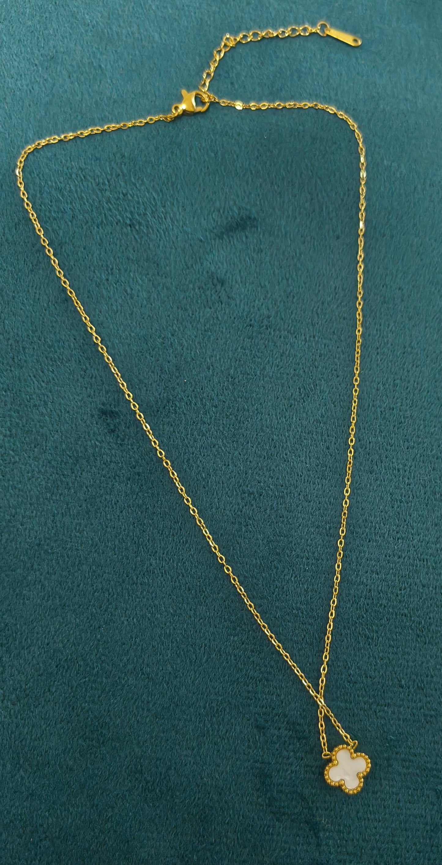 Anti Tarnish Black & White Clover Gold Pendant Necklace 18K