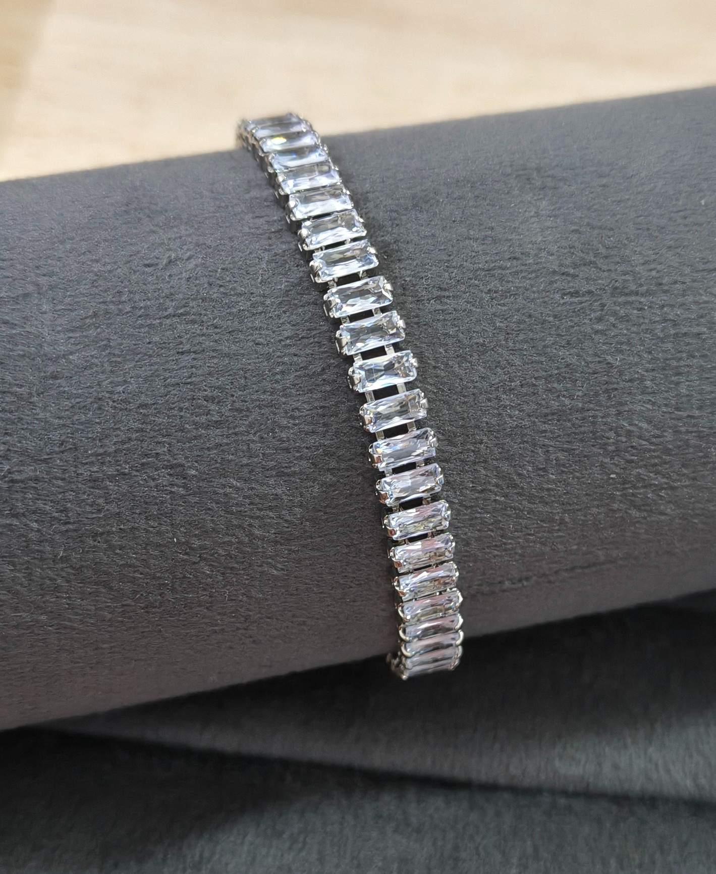 Anti Tarnish Clear Zircon Studded Tennis Bracelet Silver Plated 