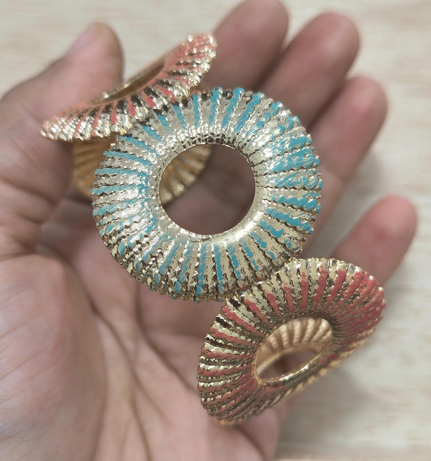 Anti Tarnish Cuff Bracelet Stylish Enamel 18K Gold Plated