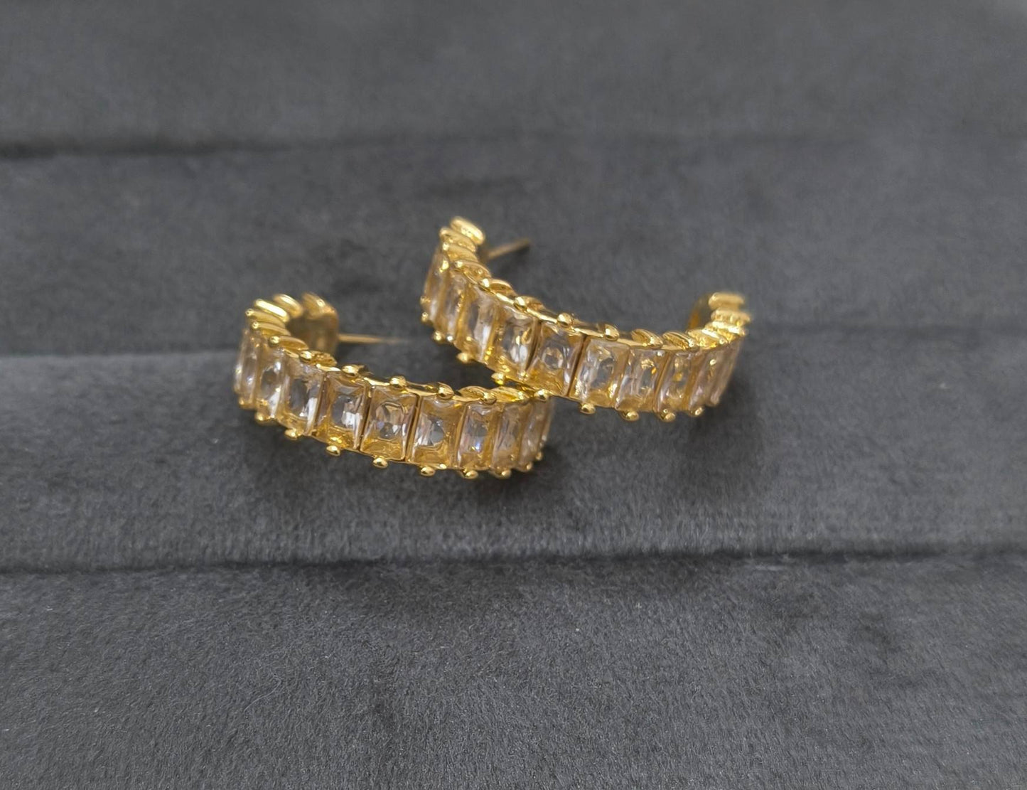 Anti Tarnish Earring Diamond Curved Studs 18K Gold Plated