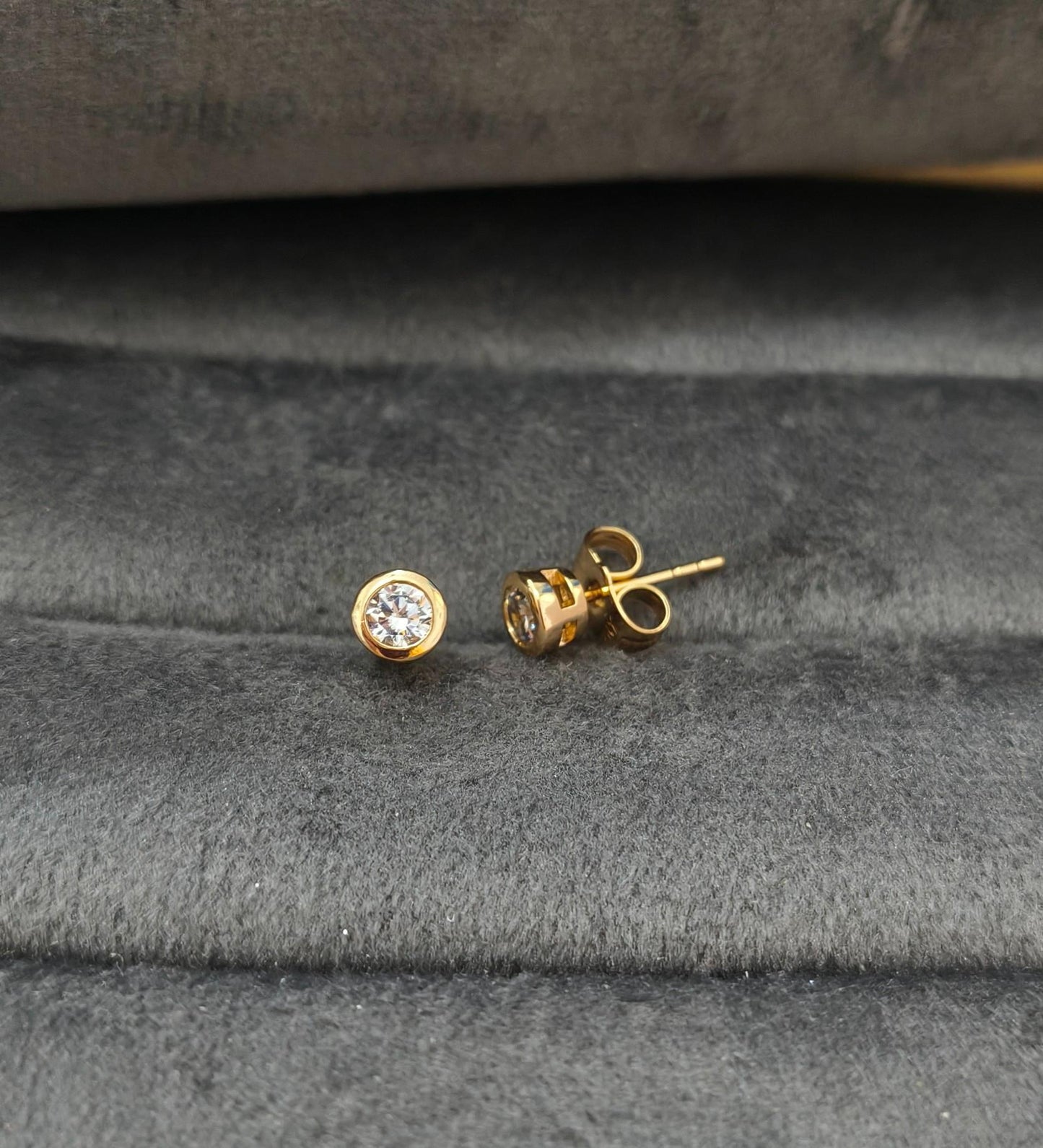 Anti Tarnish Earrings Round Solitaire Stud 18K Gold Plated