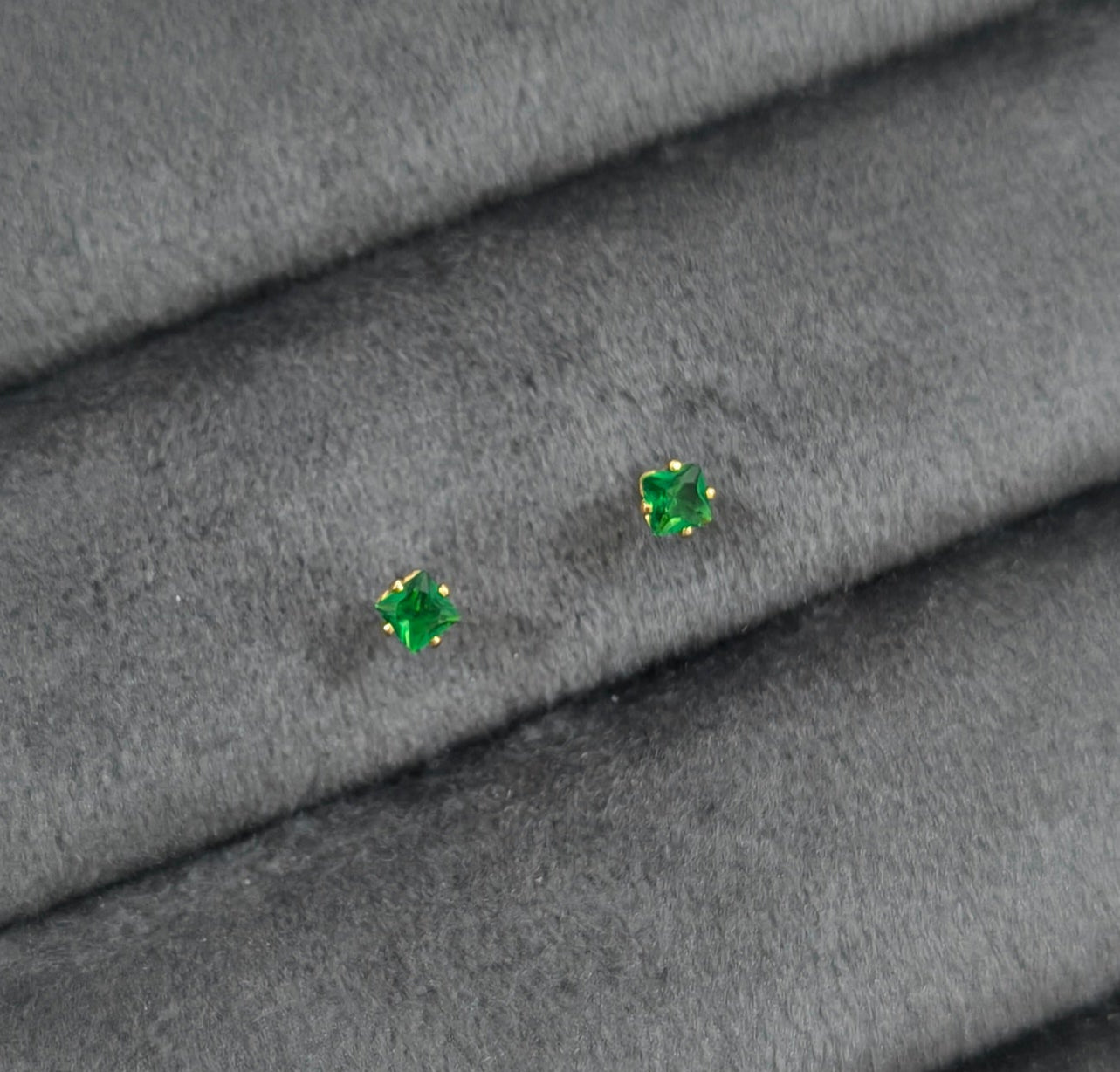 Anti Tarnish Emerald Solitaire Stud Earrings 18K Gold Plated