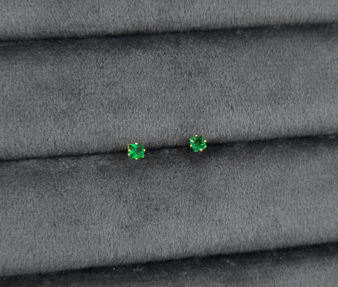 Anti Tarnish Emerald Solitaire Stud Earrings 18K Gold Plated