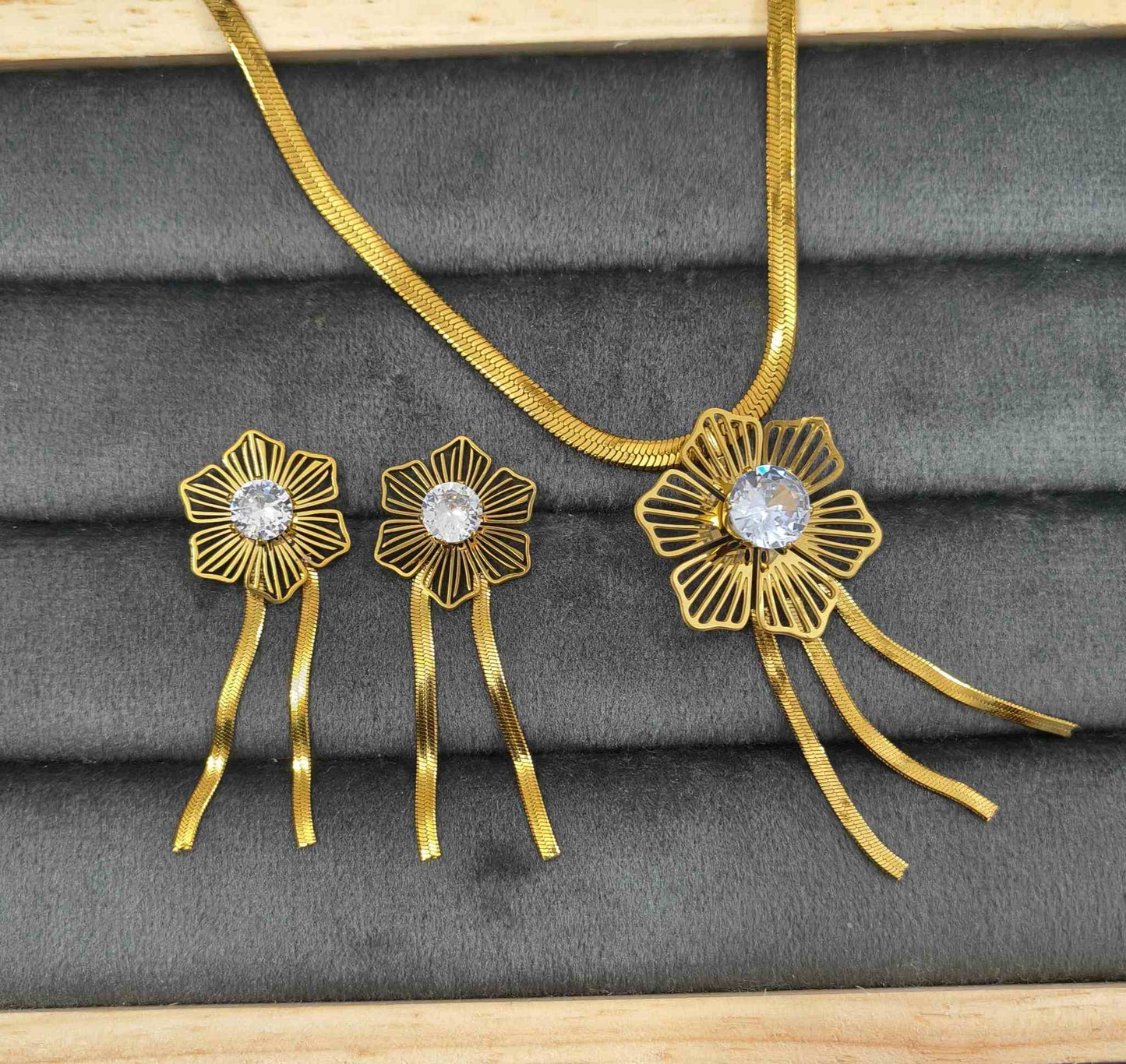 Anti Tarnish Floral Necklace Earring Combo Set 18K Gold Plated
