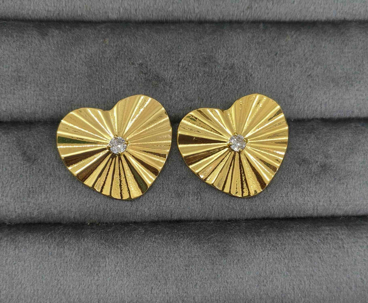 Anti Tarnish Moissanite Heart Studs Earrings 18K Gold Plated