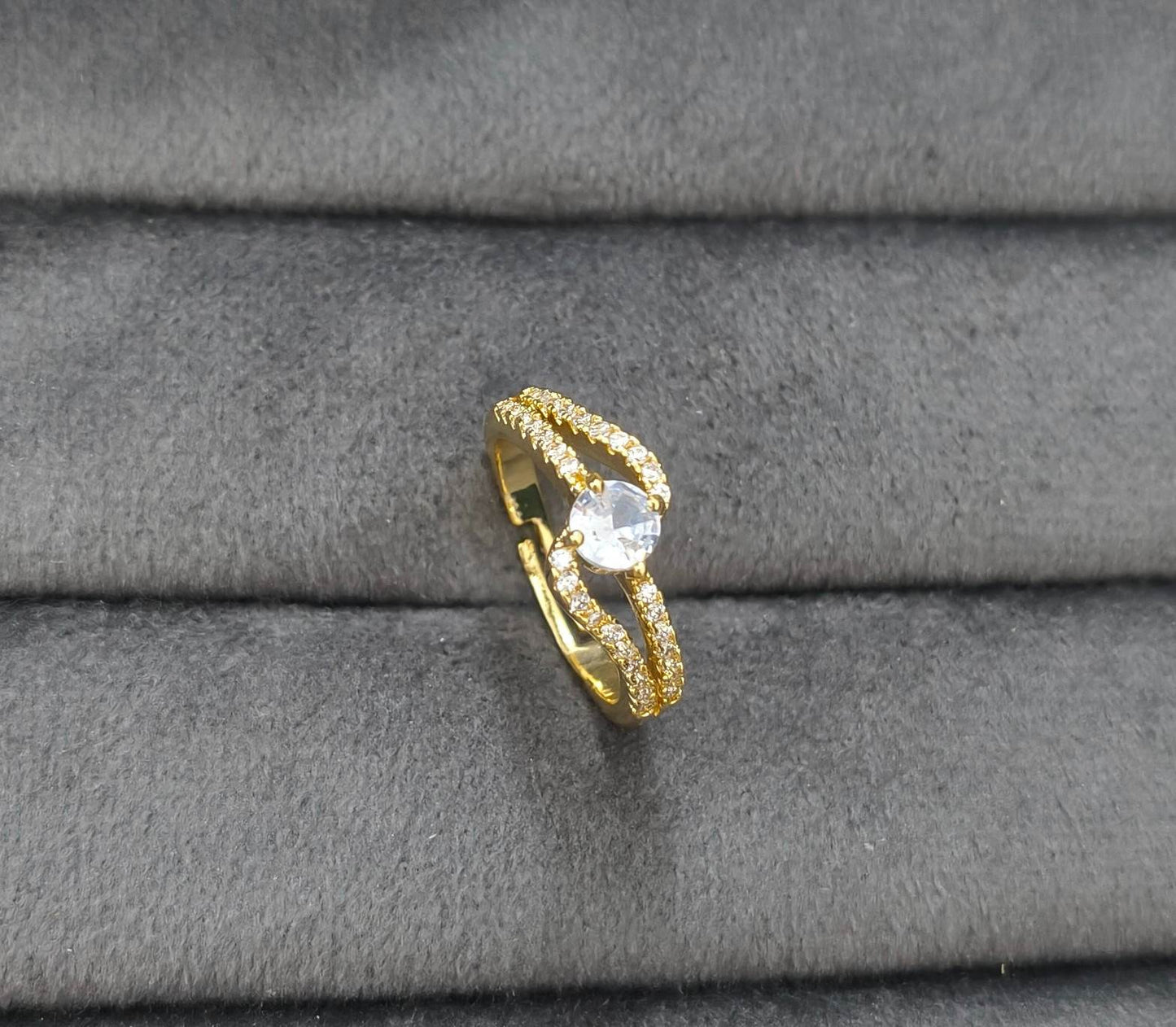 Anti Tarnish Ring Shiny Solitaire Ring 18K Gold Plated