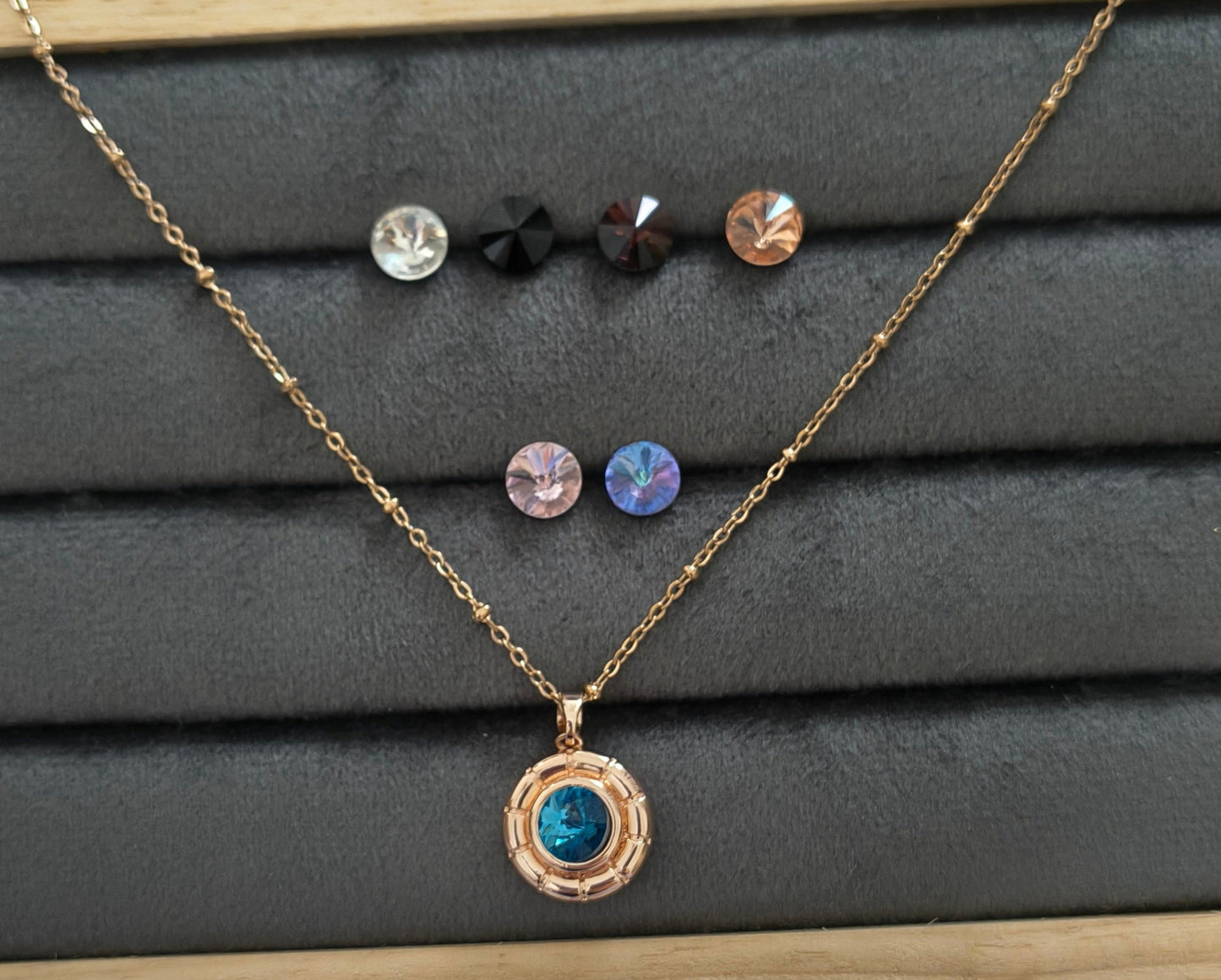 Anti Tarnish Seven Stone Changeable Round Pendant Necklace