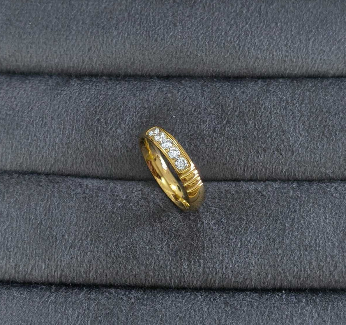 Anti Tarnish Sparkling Diamond Band Ring 18K Gold Plated