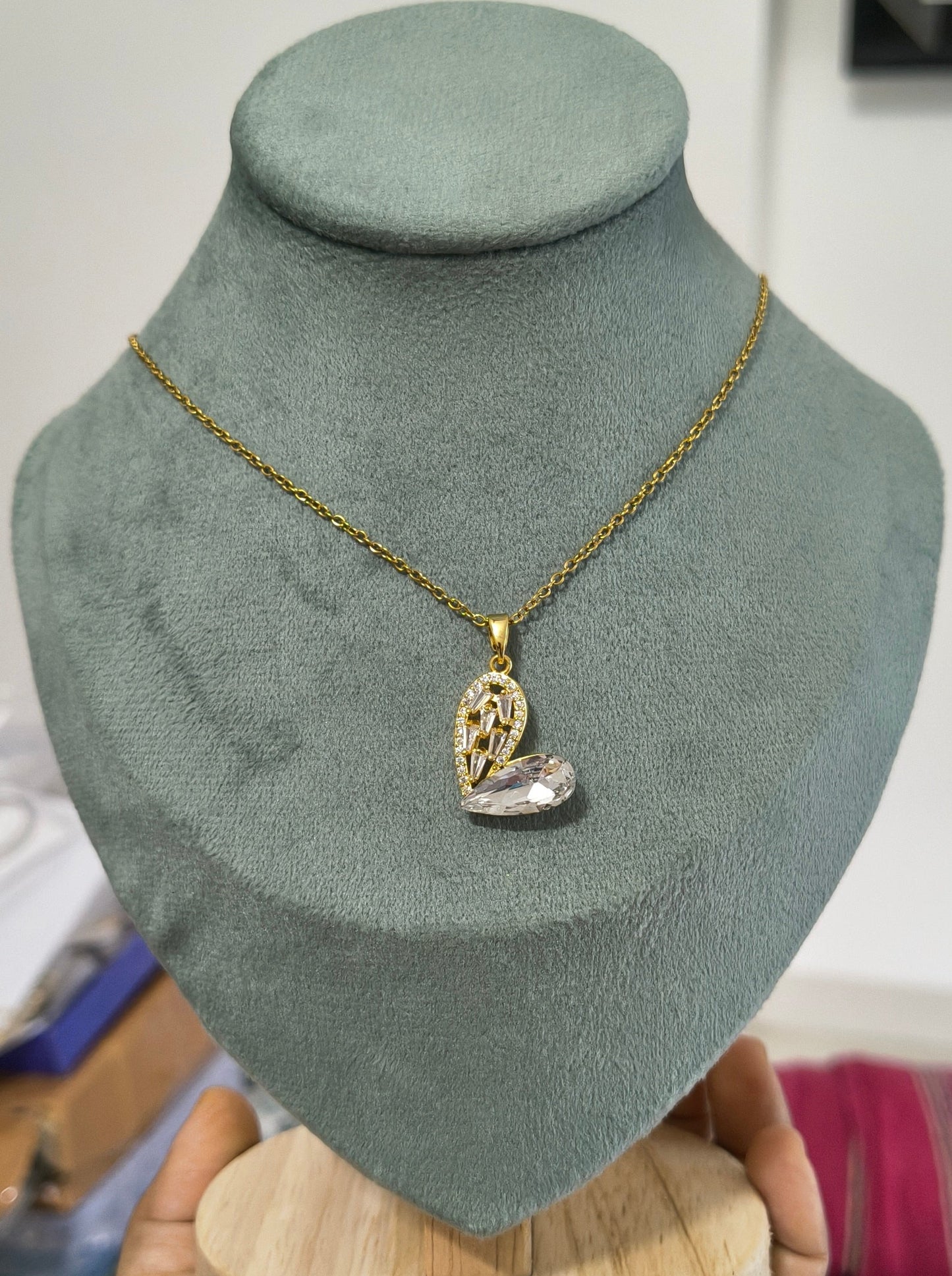 Anti Tarnish Stylish Crystal Heart Gold Necklace 18k Gold Plated