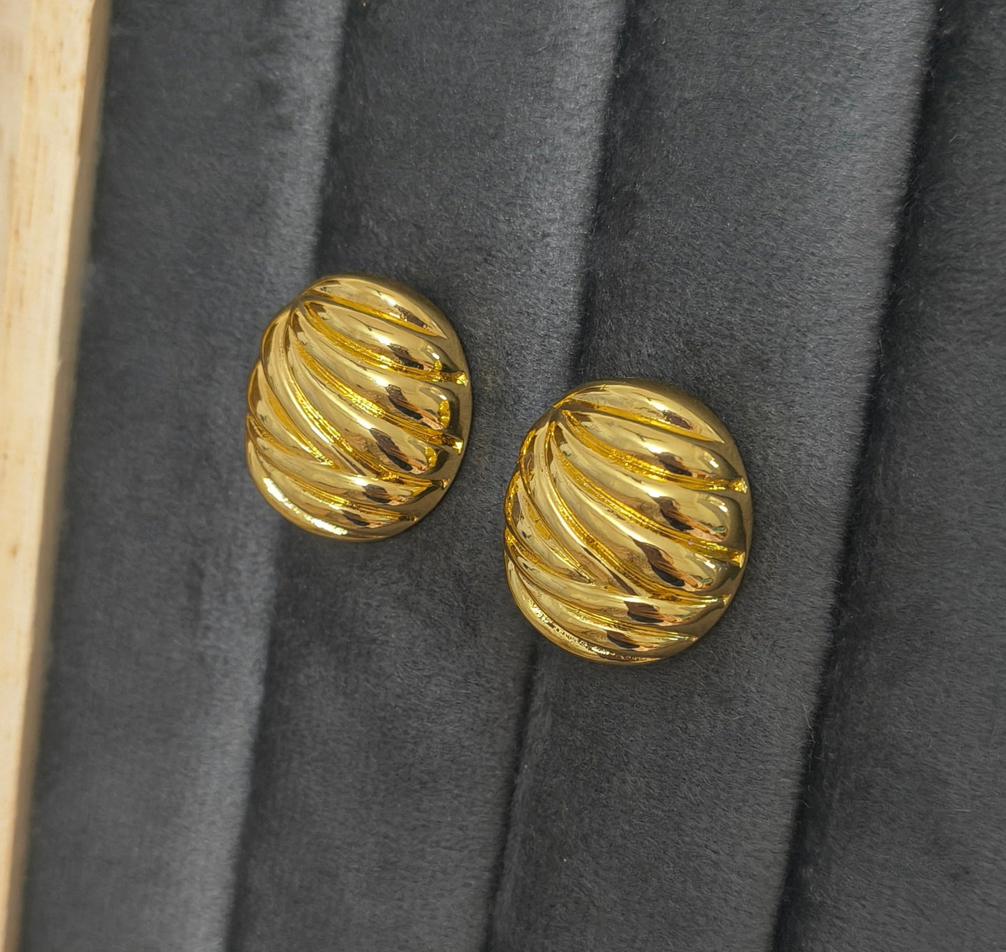 Anti Tarnish Twisted Stud Earrings 18K Gold Plated