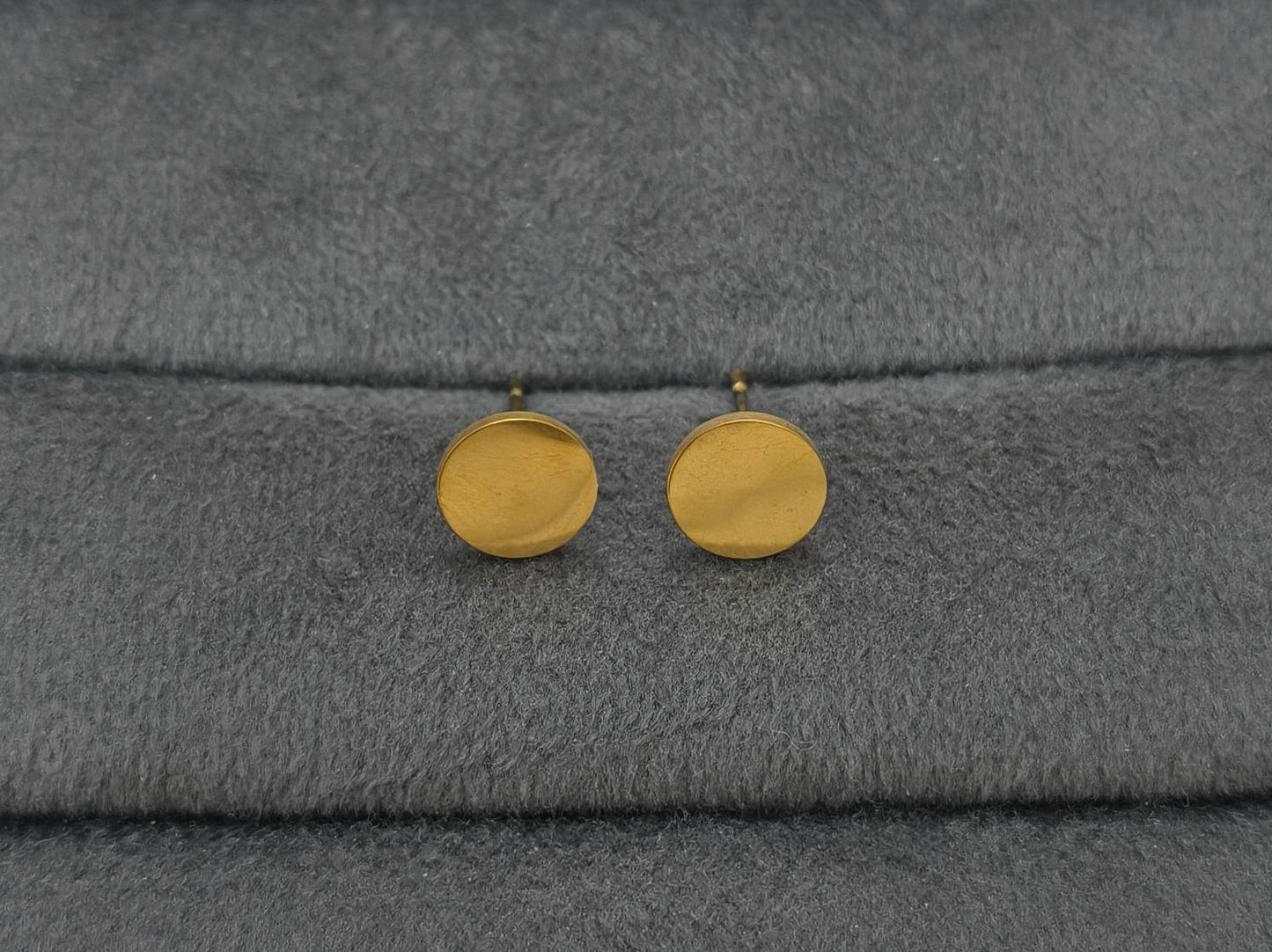 Anti Tarnish Unisex Flat Round Studs 18K Gold Plated