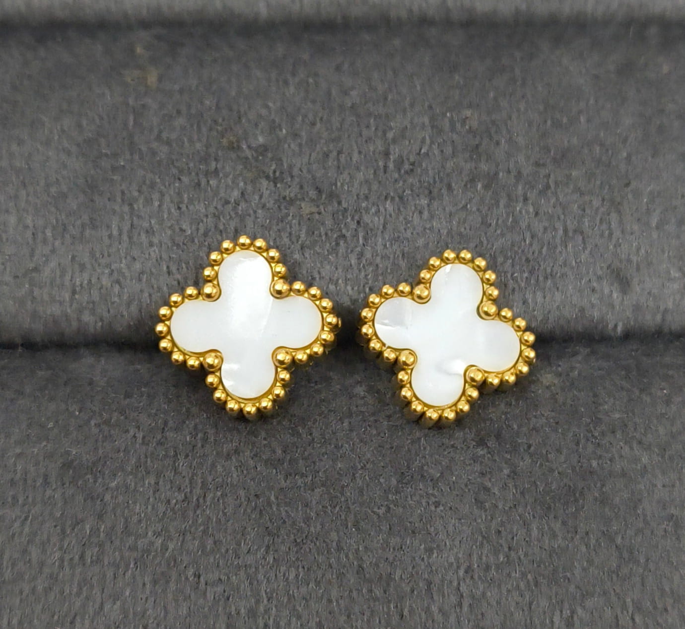 Anti Tarnish White Clover Studs Earring 18K Gold Plated