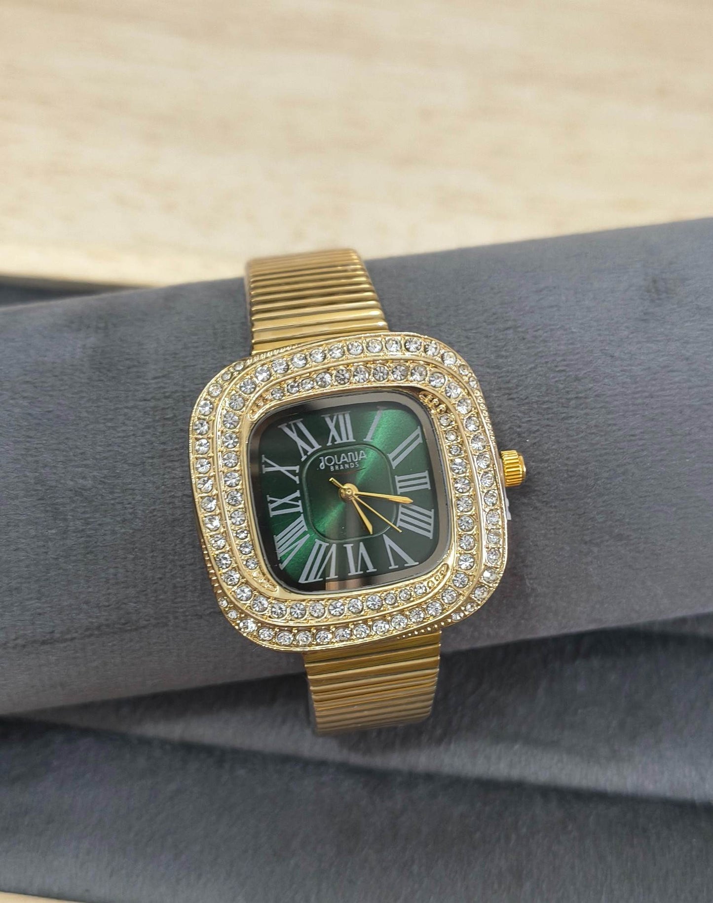 Anti Tarnish Wrist Watch Dazzling Green Dial 18K Gold Plated