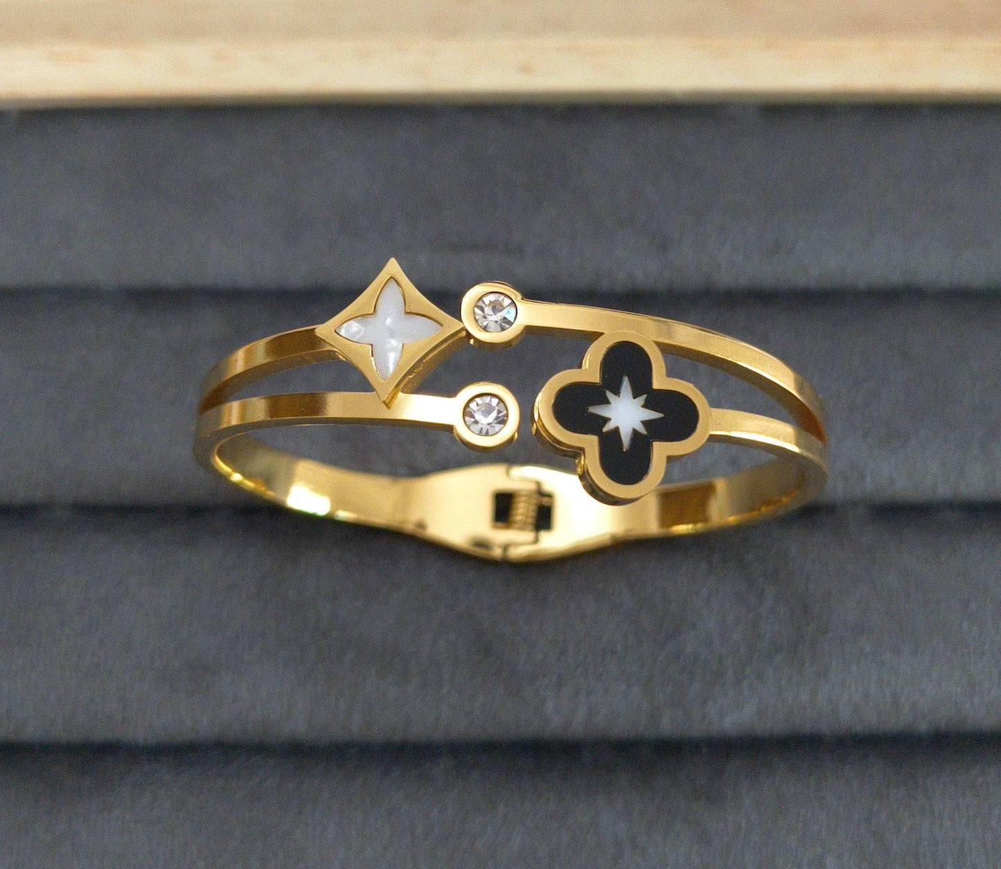 Antitarnish Babysize Black White Clover Bracelet 18K Gold Plated