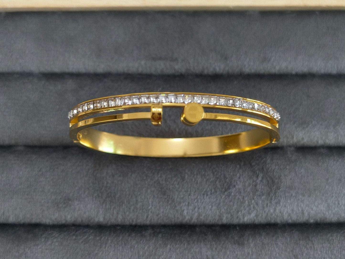 Antitarnish Babysize Twisted Nail Bracelet 18K Gold Plated