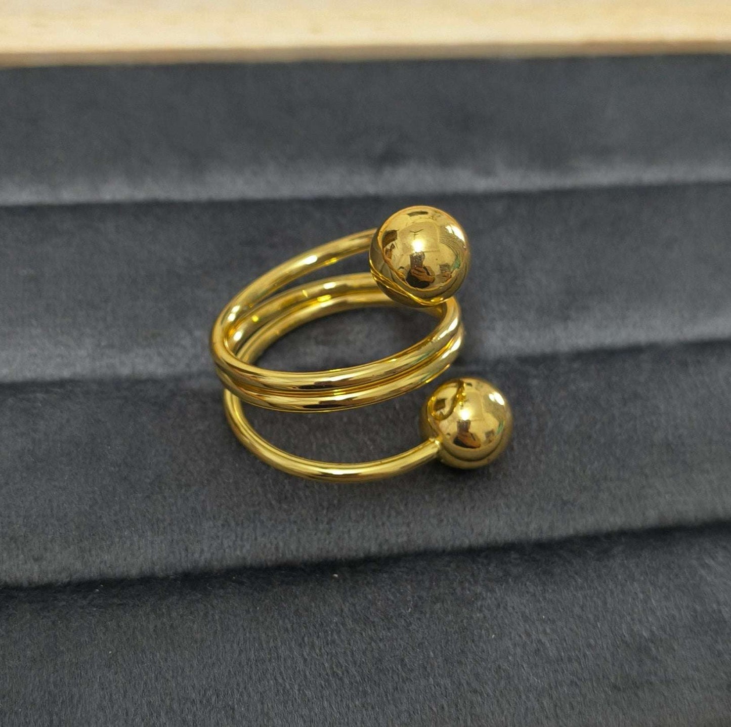 Antitarnish Bright Gold Plated Bold Overlapping Ring