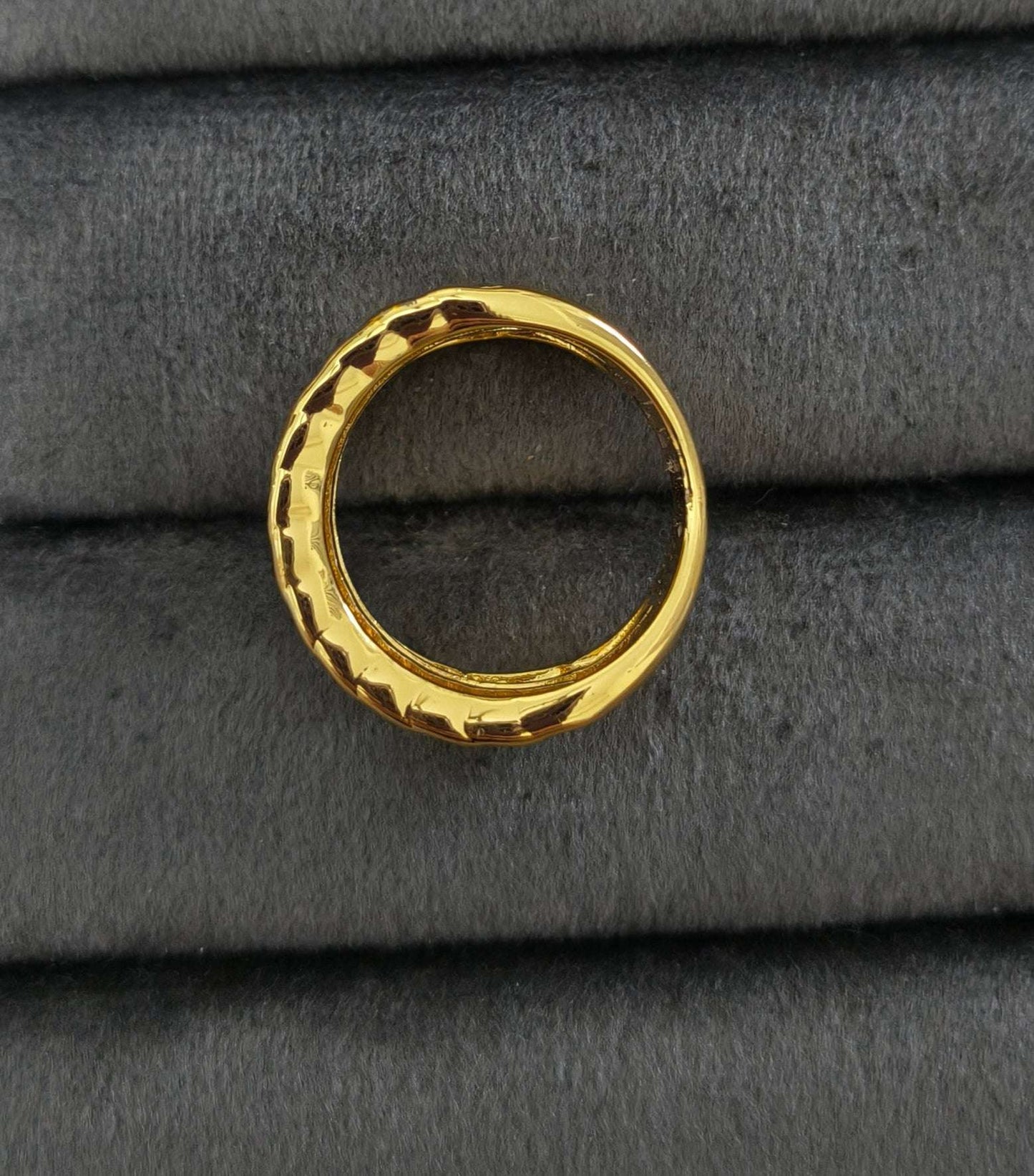 Antitarnish Bright Gold Plated Interlocked Chain Ring