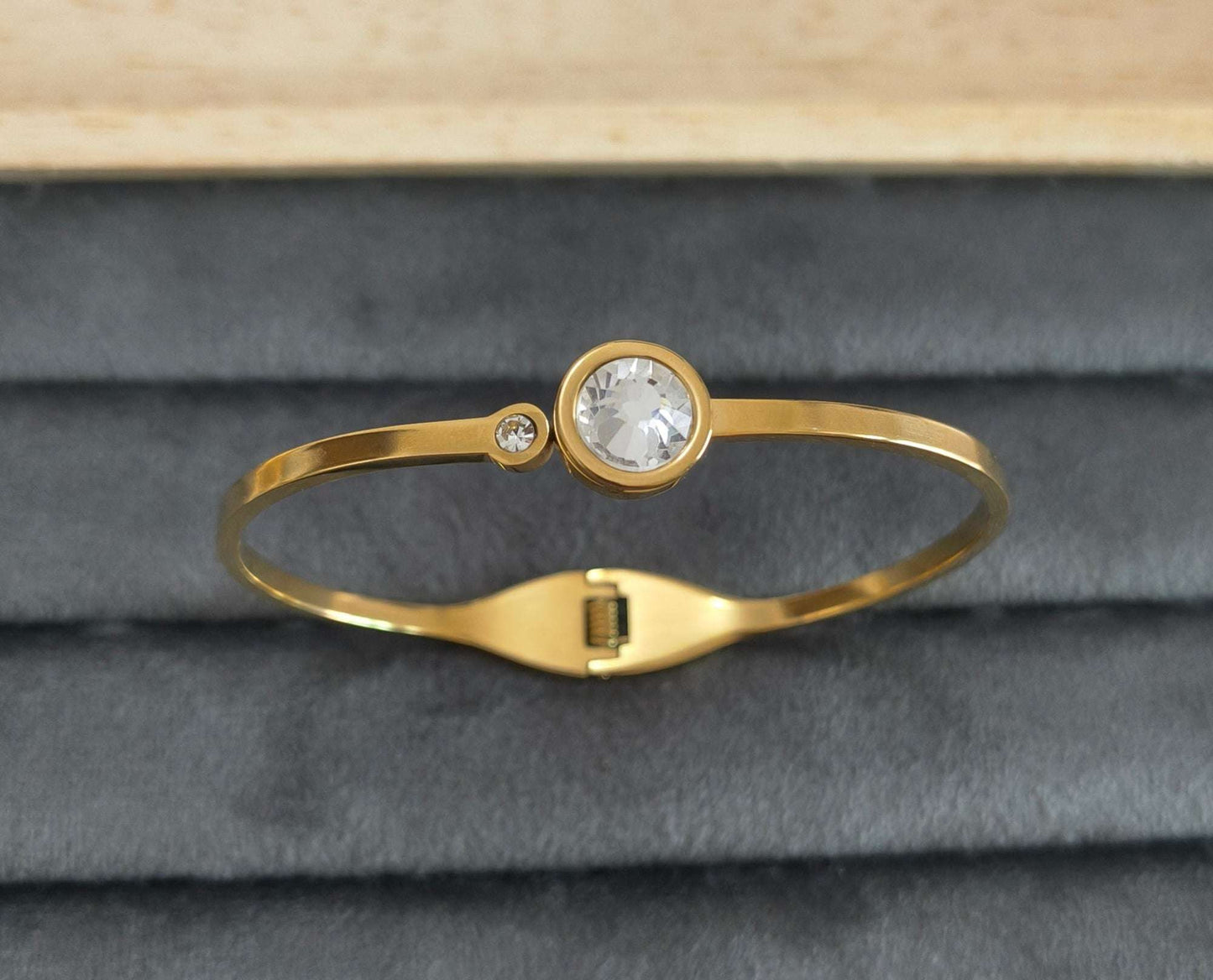 Antitarnish Dainty Stone Studded Bracelet 18K Gold Plated