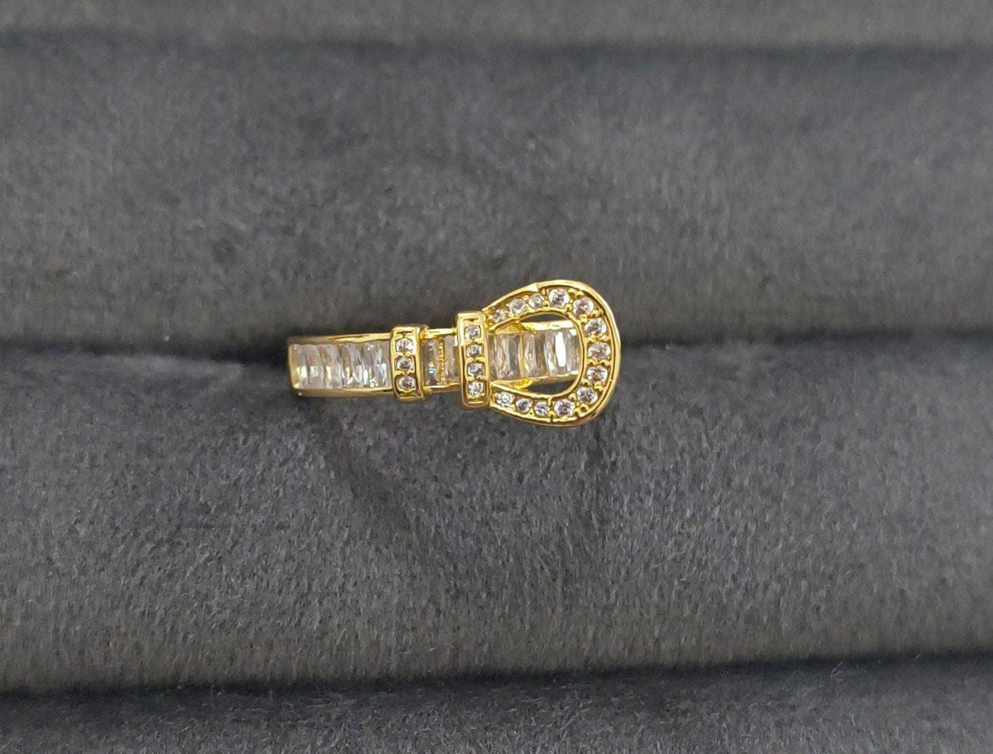 Antitarnish Dazzling Buckle Style Ring 18K Gold Plated