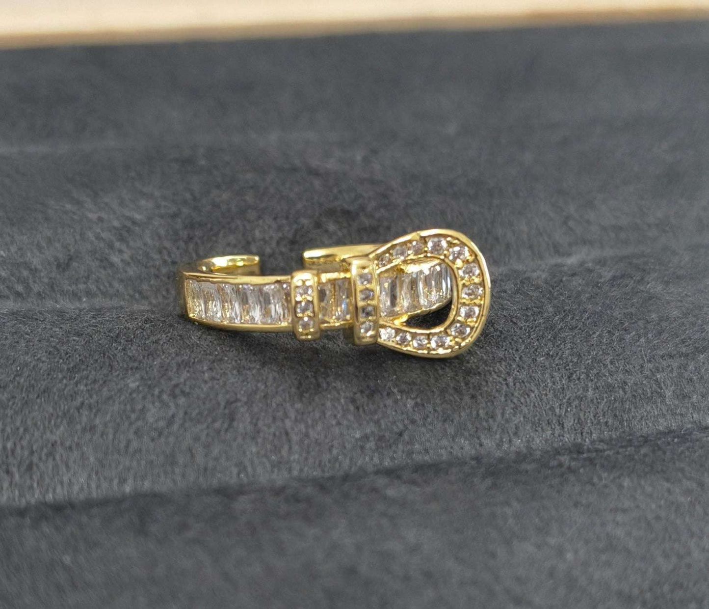 Antitarnish Dazzling Buckle Style Ring 18K Gold Plated