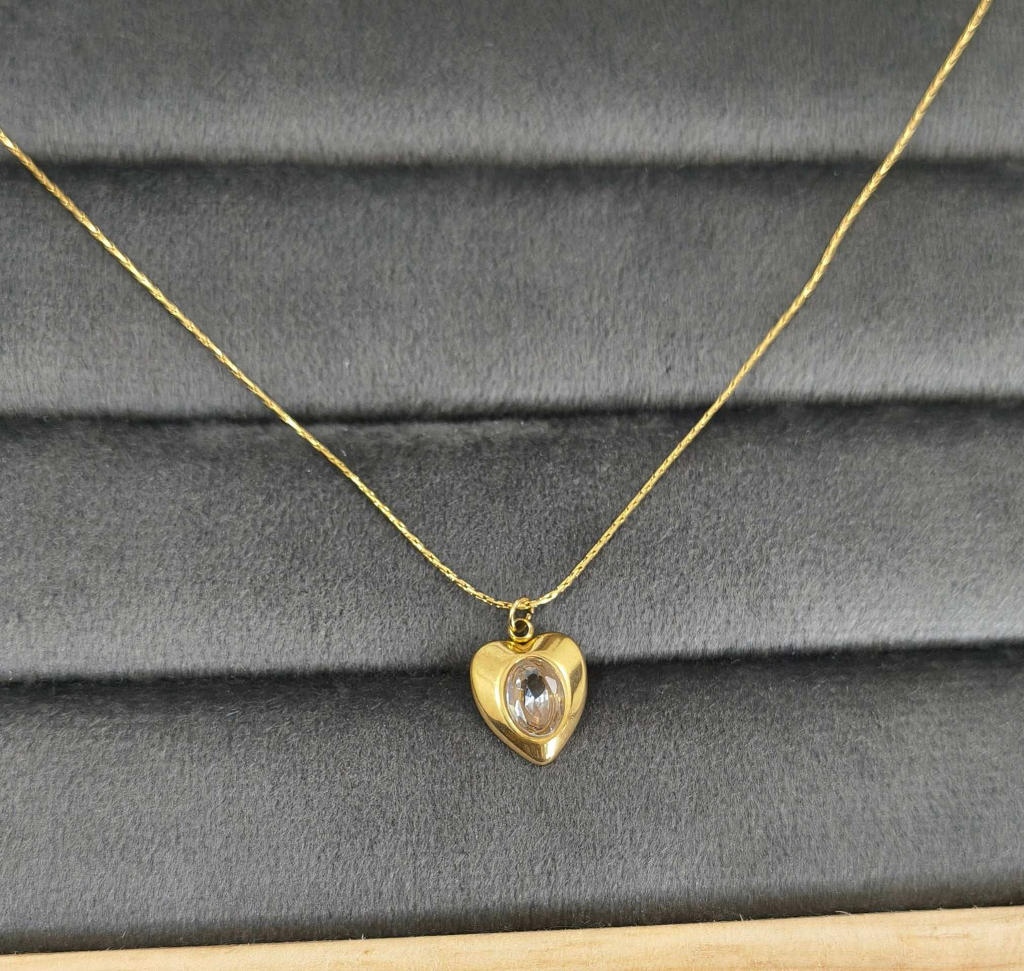 Antitarnish Delicate Heart Pendant Necklace 18K Gold Plated