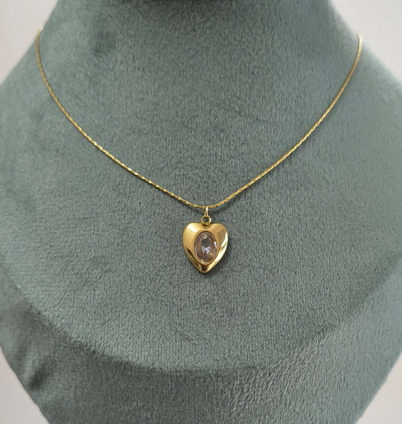 Antitarnish Delicate Heart Pendant Necklace 18K Gold Plated