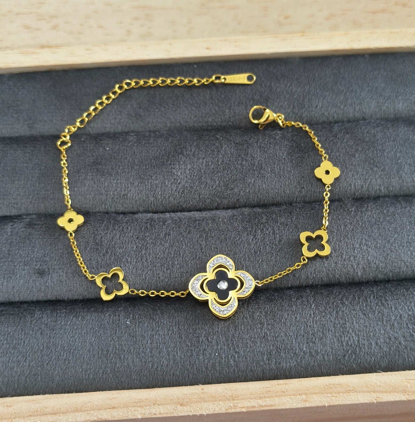 Antitarnish Floral Charm Chain Bracelet 18K Gold Plated