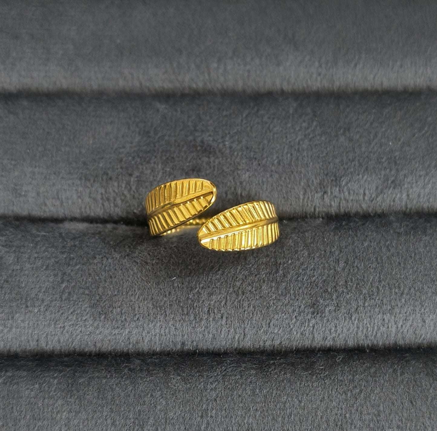 Antitarnish Golden Classic Leaf Wrap Ring 18K Gold Plated