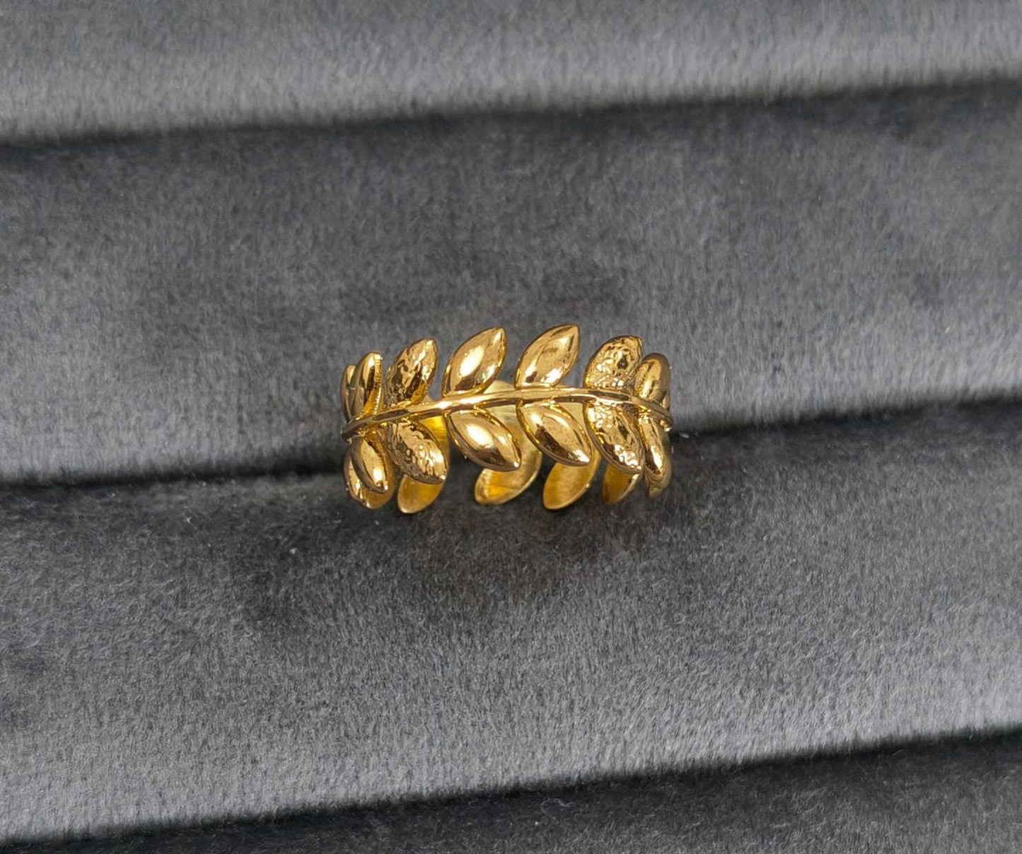 Antitarnish Golden Elegant Leaf Band Ring 18K Gold Plated