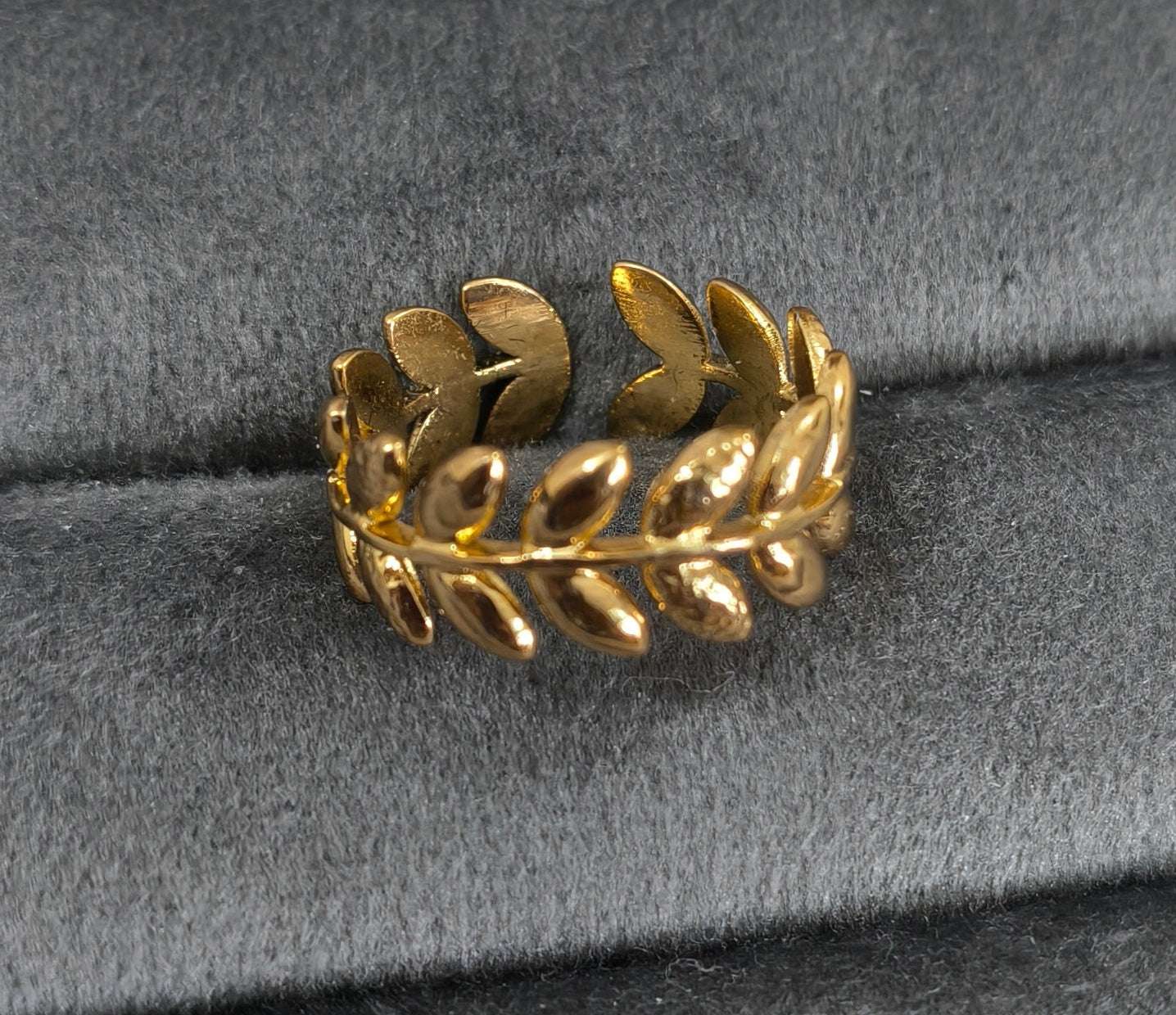 Antitarnish Golden Elegant Leaf Band Ring 18K Gold Plated