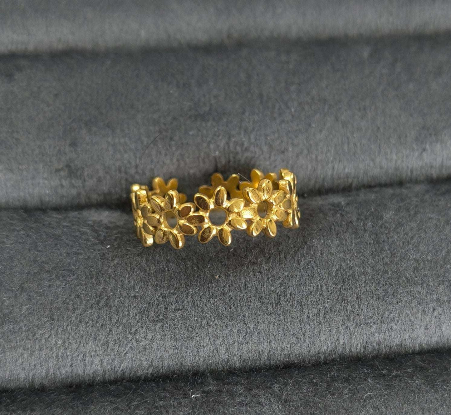 Antitarnish Golden Flower Band Ring 18K Gold Plated