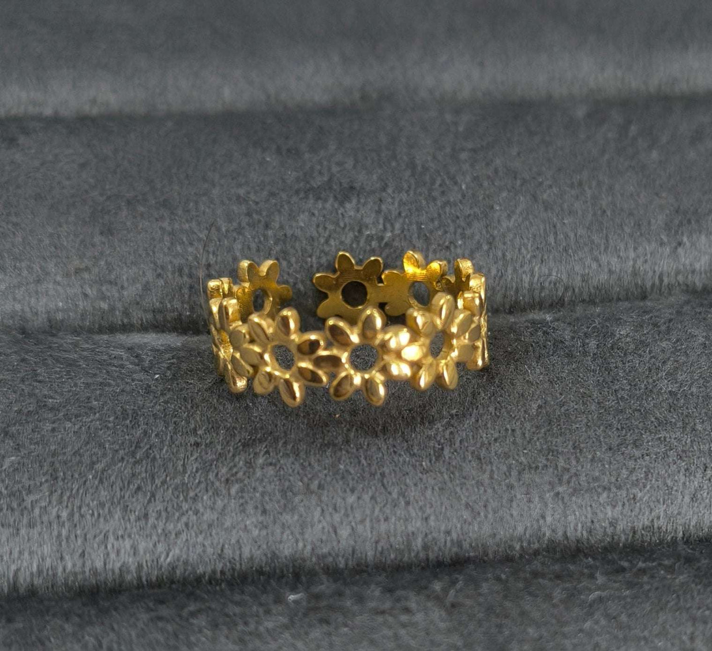Antitarnish Golden Flower Band Ring 18K Gold Plated