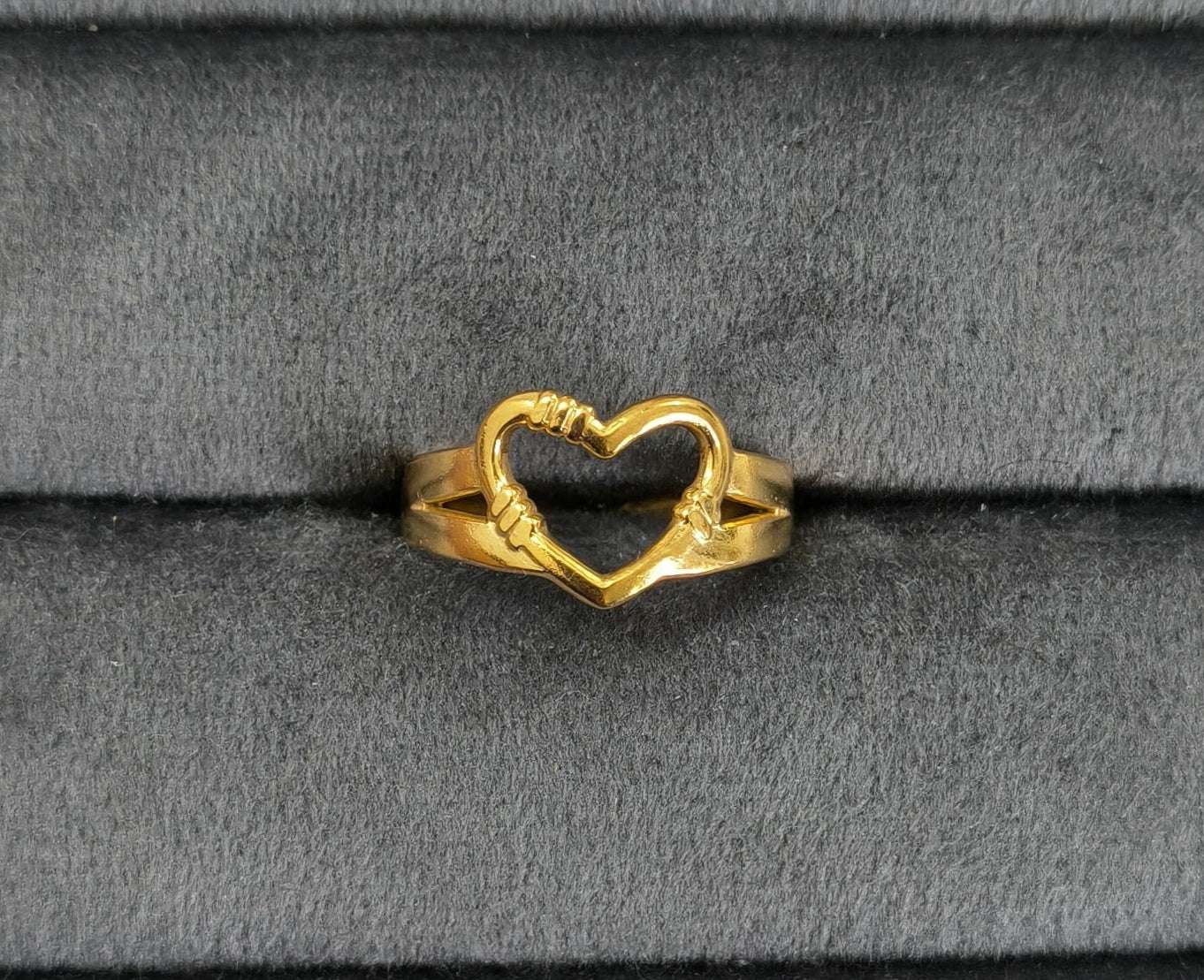 Antitarnish Golden Hollow Heart Ring 18K Gold Plated