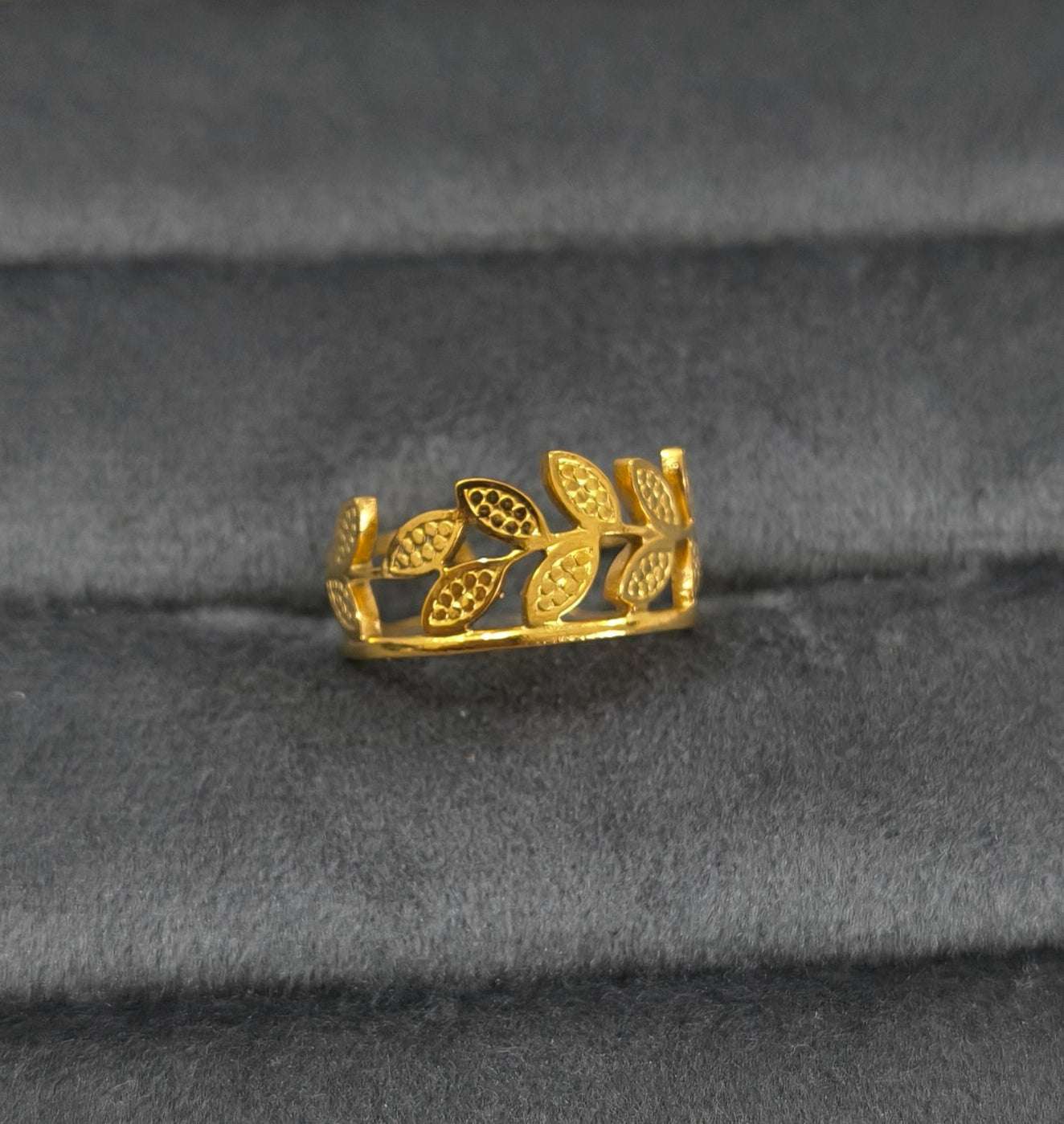 Antitarnish Golden Leaf Loop Ring 18K Gold Plated