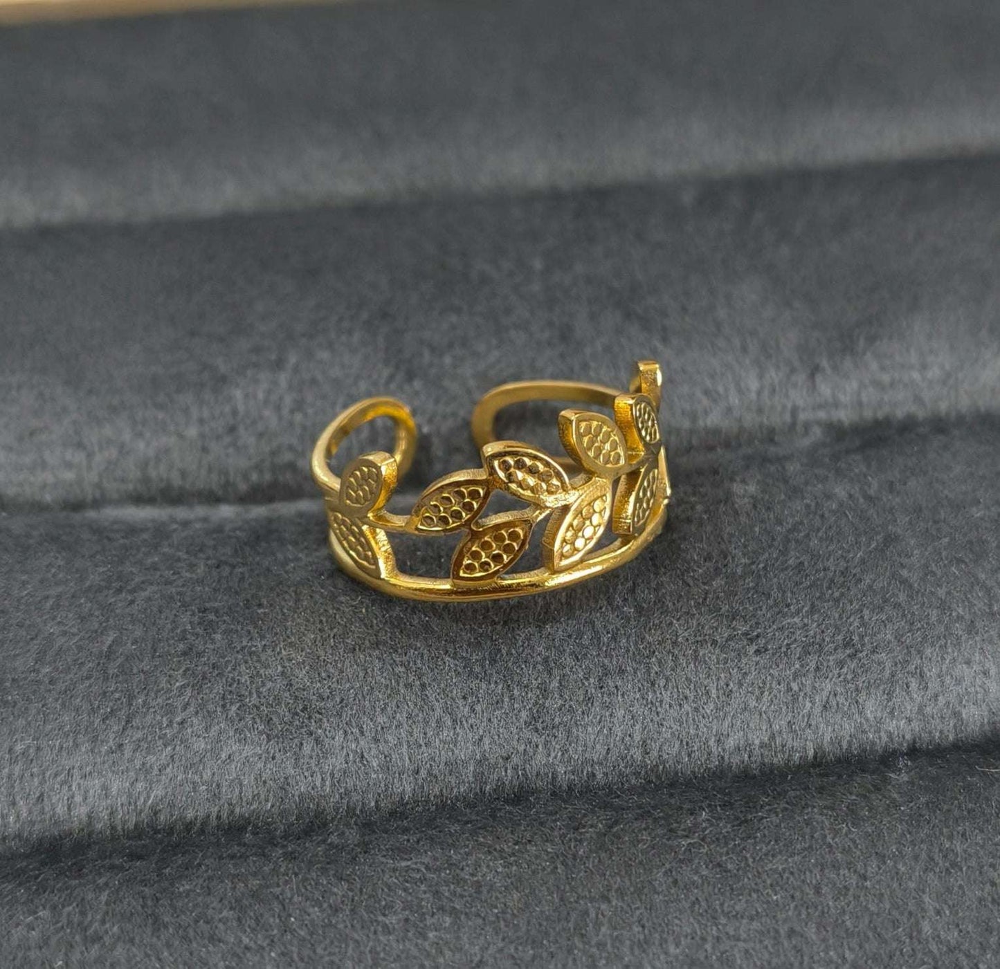 Antitarnish Golden Leaf Loop Ring 18K Gold Plated
