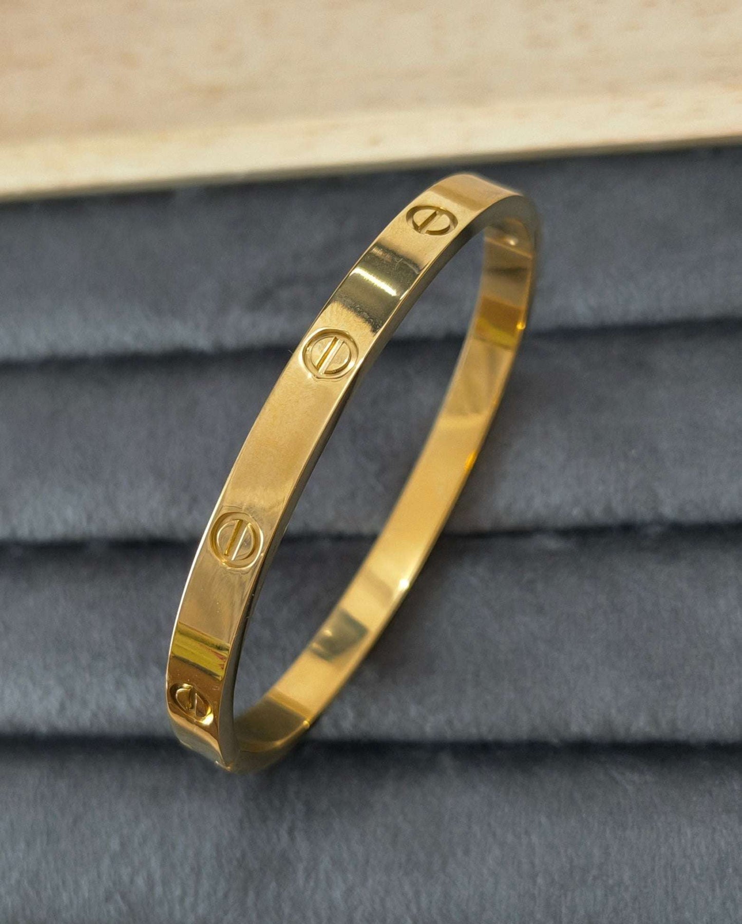 Antitarnish Golden Plain Timeless Love 18K Gold Plated Bracelet
