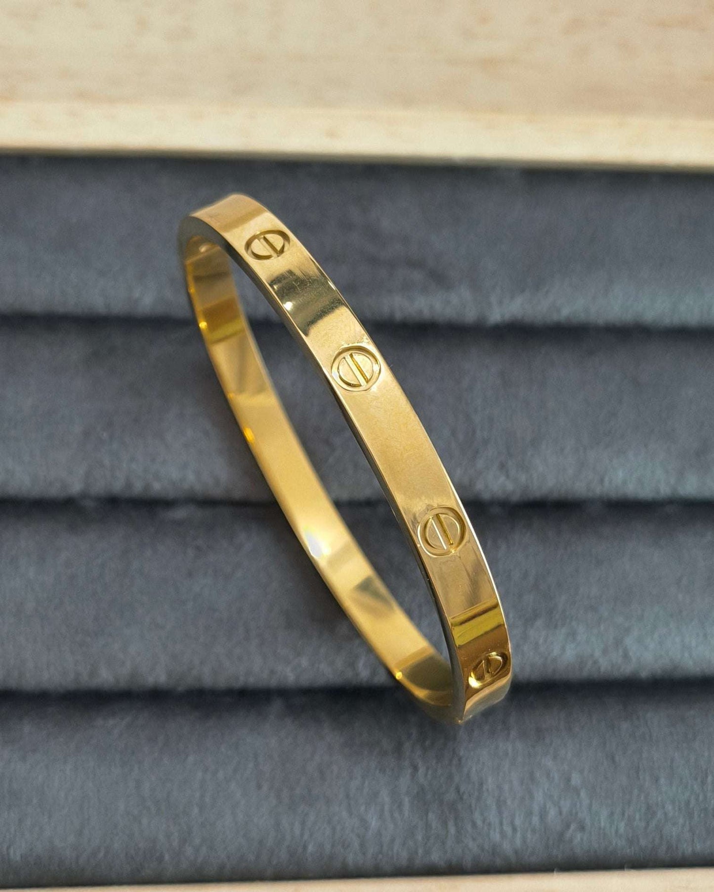 Antitarnish Golden Plain Timeless Love 18K Gold Plated Bracelet