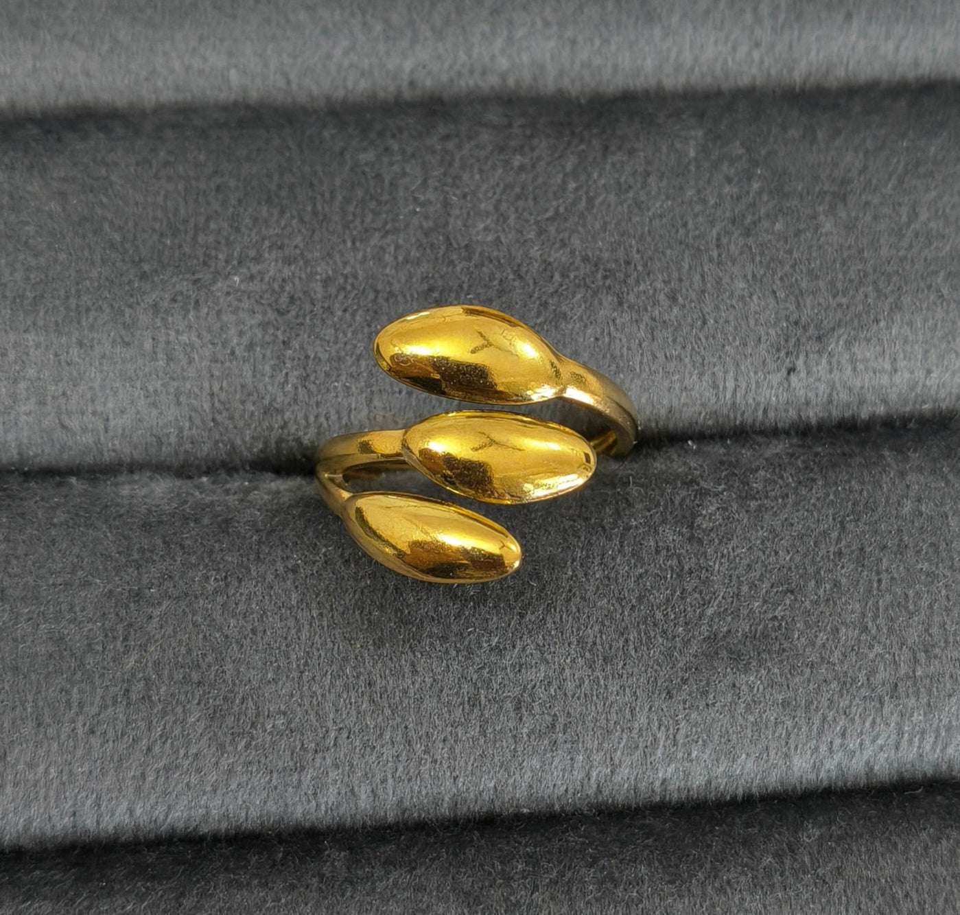 Antitarnish Golden Romantic Cuddle Ring 18K Gold Plated